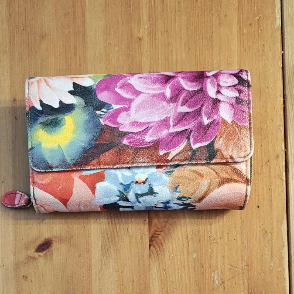 Serenade Style Floral Women's Wallet